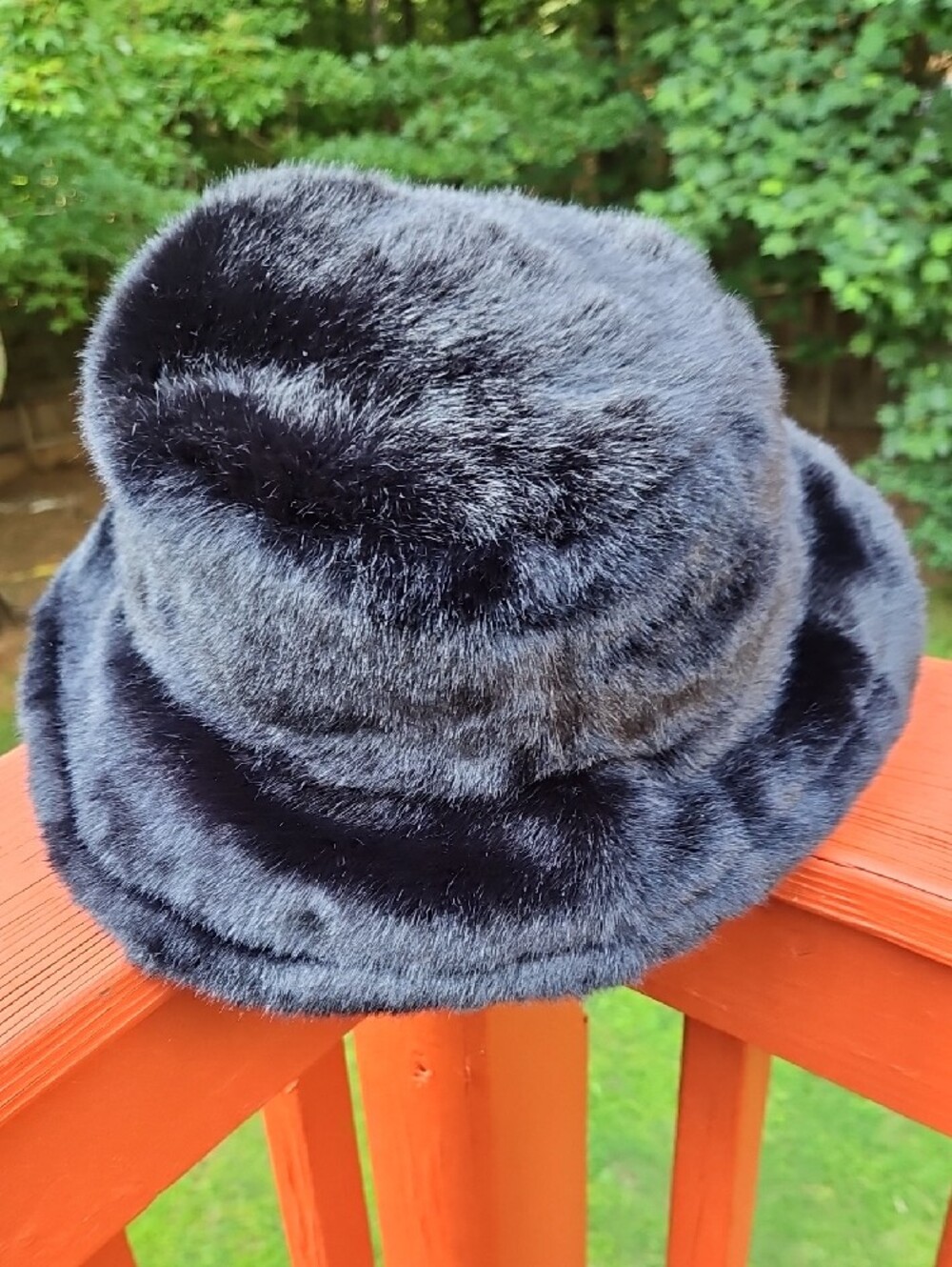 NWOT ASOS Design Black Faux Fur Roll Back Bucket Hat Size M-L - Picture 3 of 16